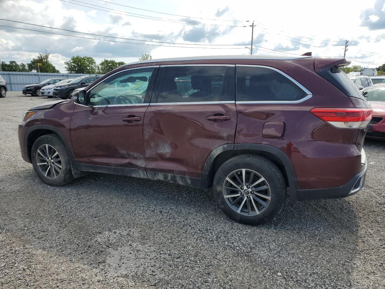 5TDJZRFH4KS949806 2019 TOYOTA HIGHLANDER - Image 2