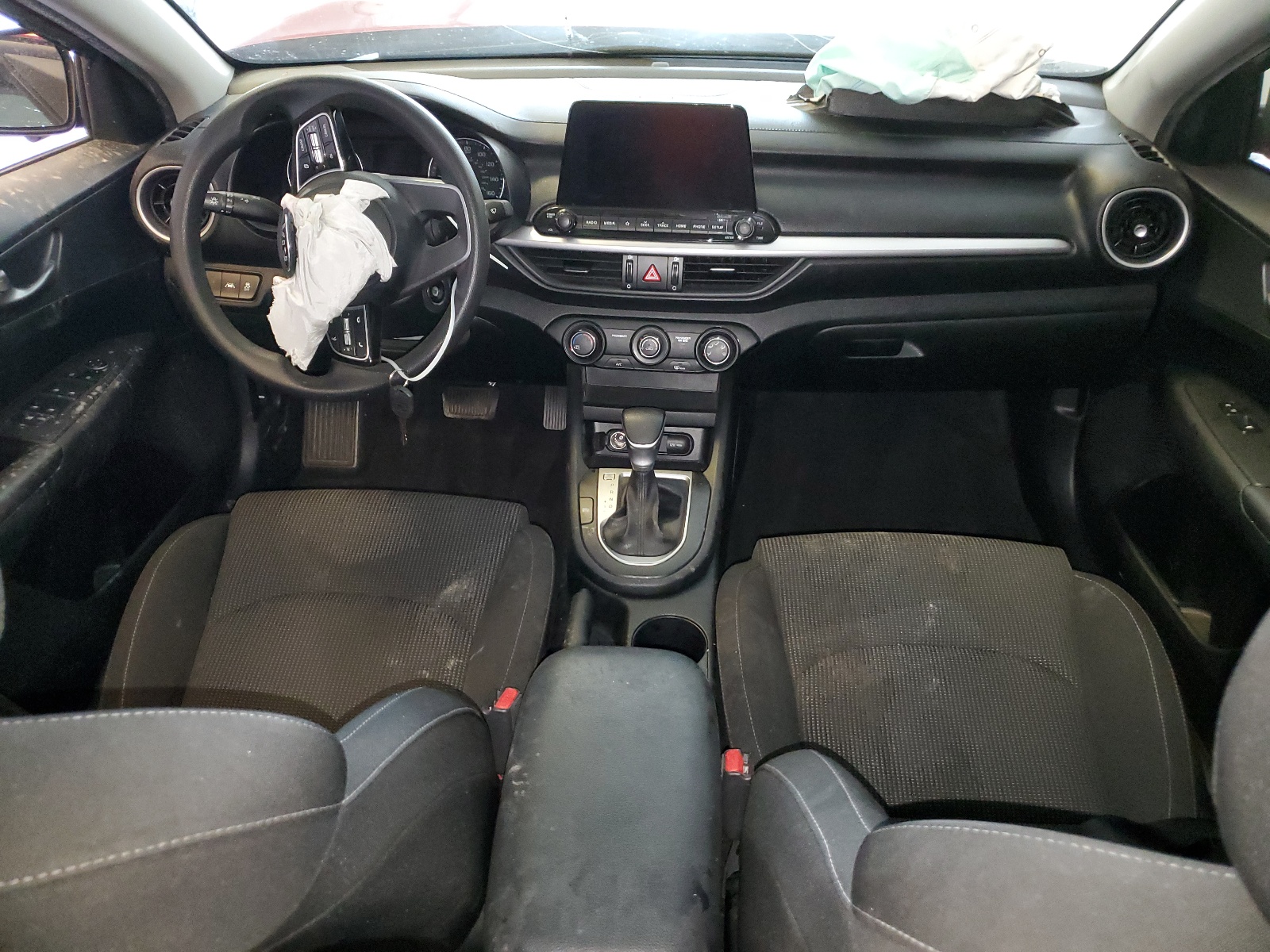 3KPF24AD8ME303957 2021 Kia Forte Fe