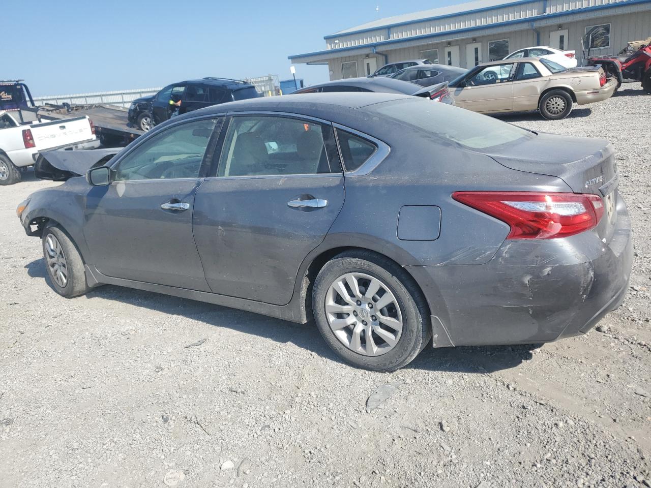 2016 Nissan Altima - Image 2