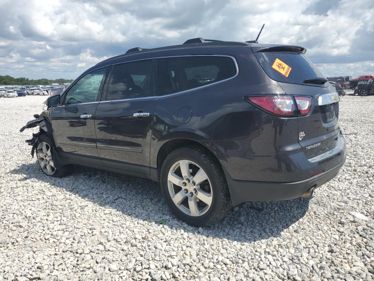 1GNKRJKD0HJ293965 2017 CHEVROLET TRAVERSE - Image 2