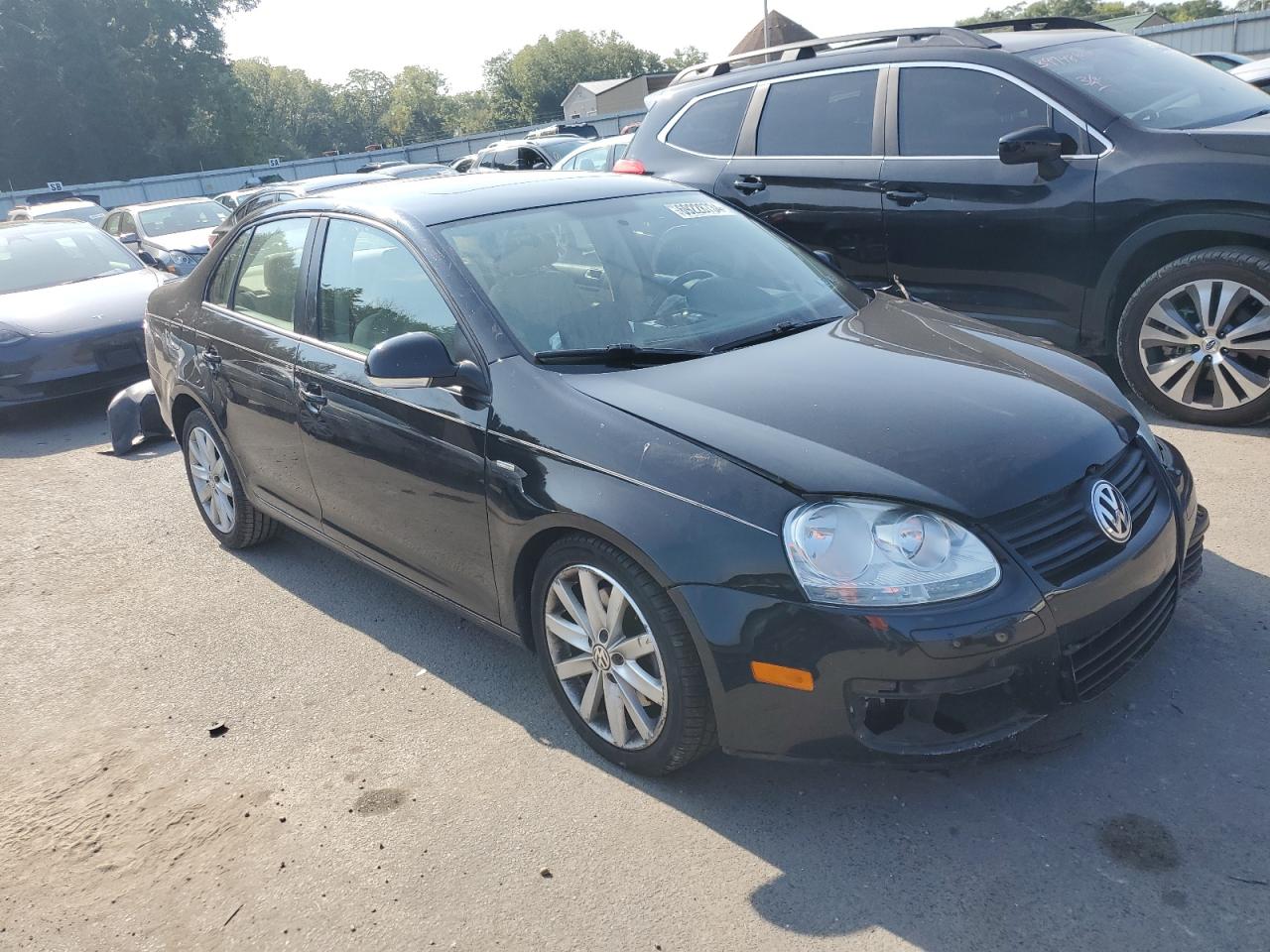 2010 Volkswagen Jetta - Image 4
