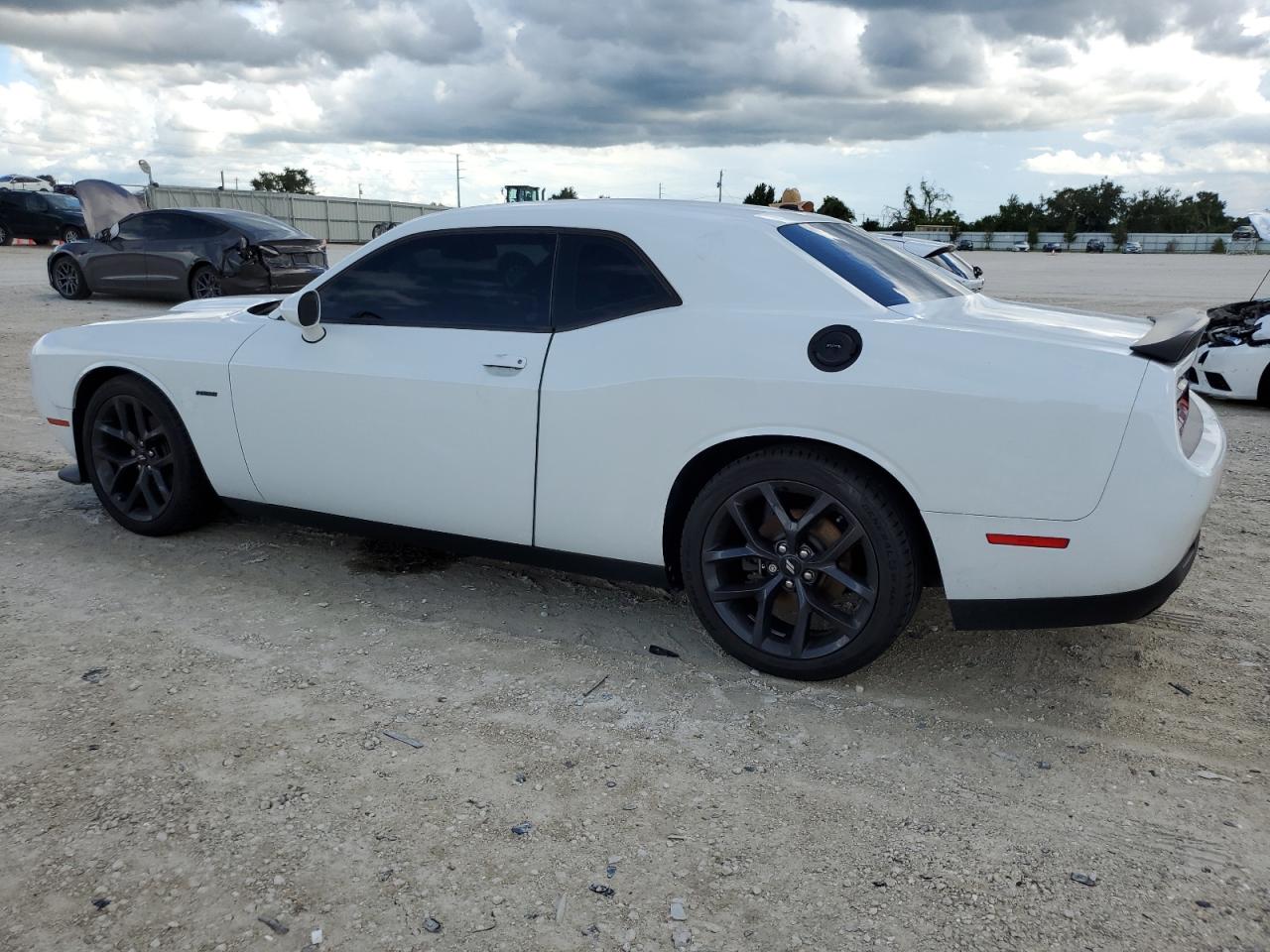 2C3CDZBT5KH708793 2019 DODGE CHALLENGER - Image 2