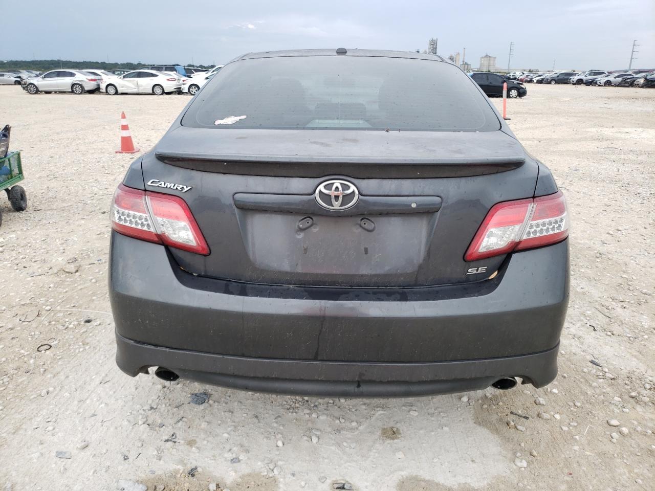 4T1BF3EK1BU690058 2011 Toyota Camry Base