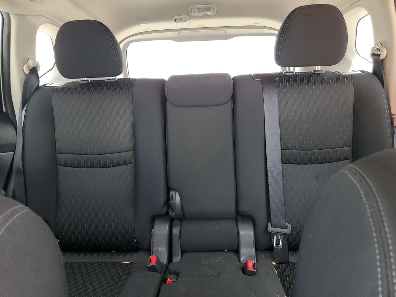 2017 Nissan Rogue S VIN: KNMAT2MT3HP609985 Lot: 66015764