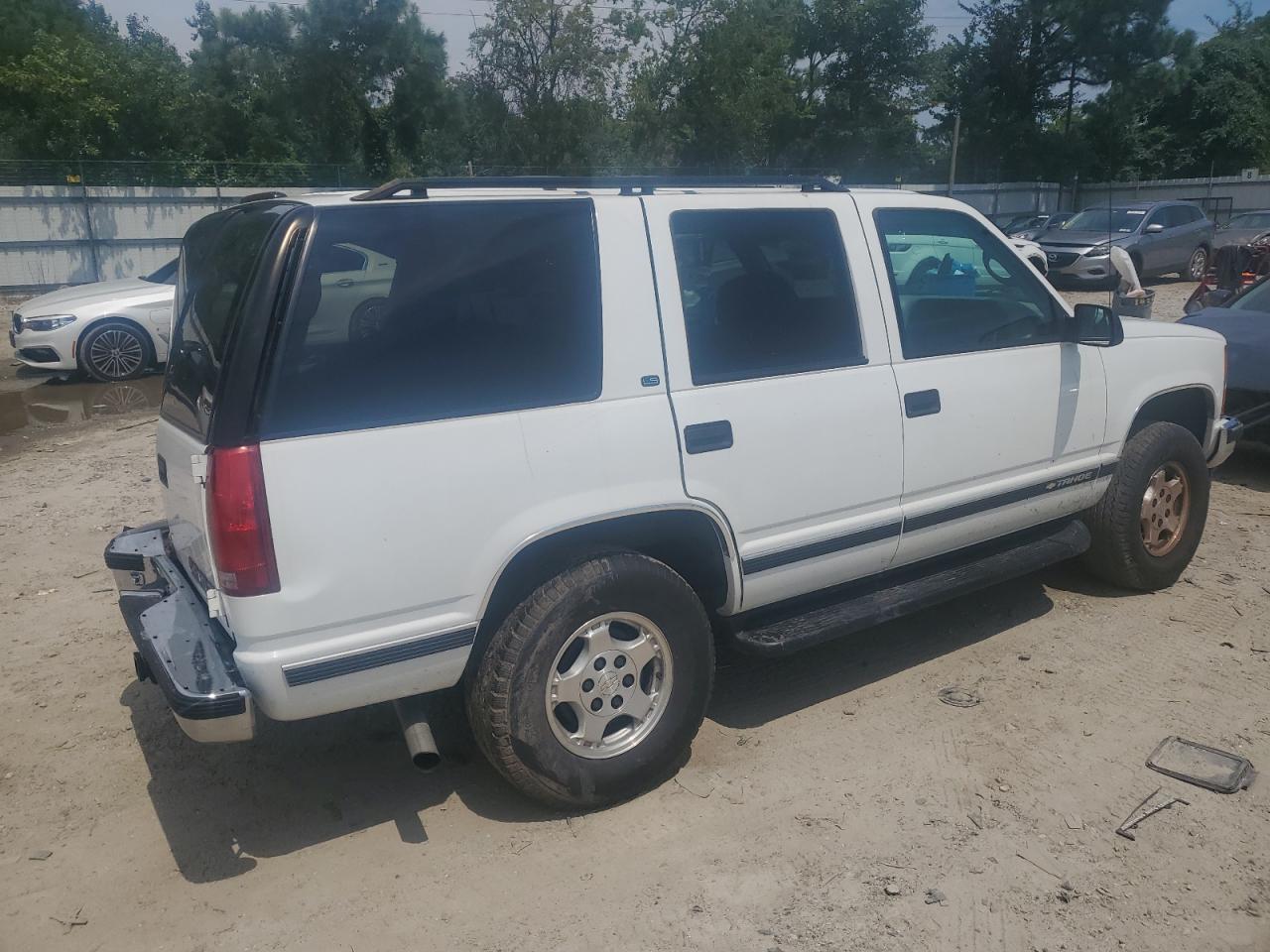 1999 Chevrolet Tahoe - Image 3
