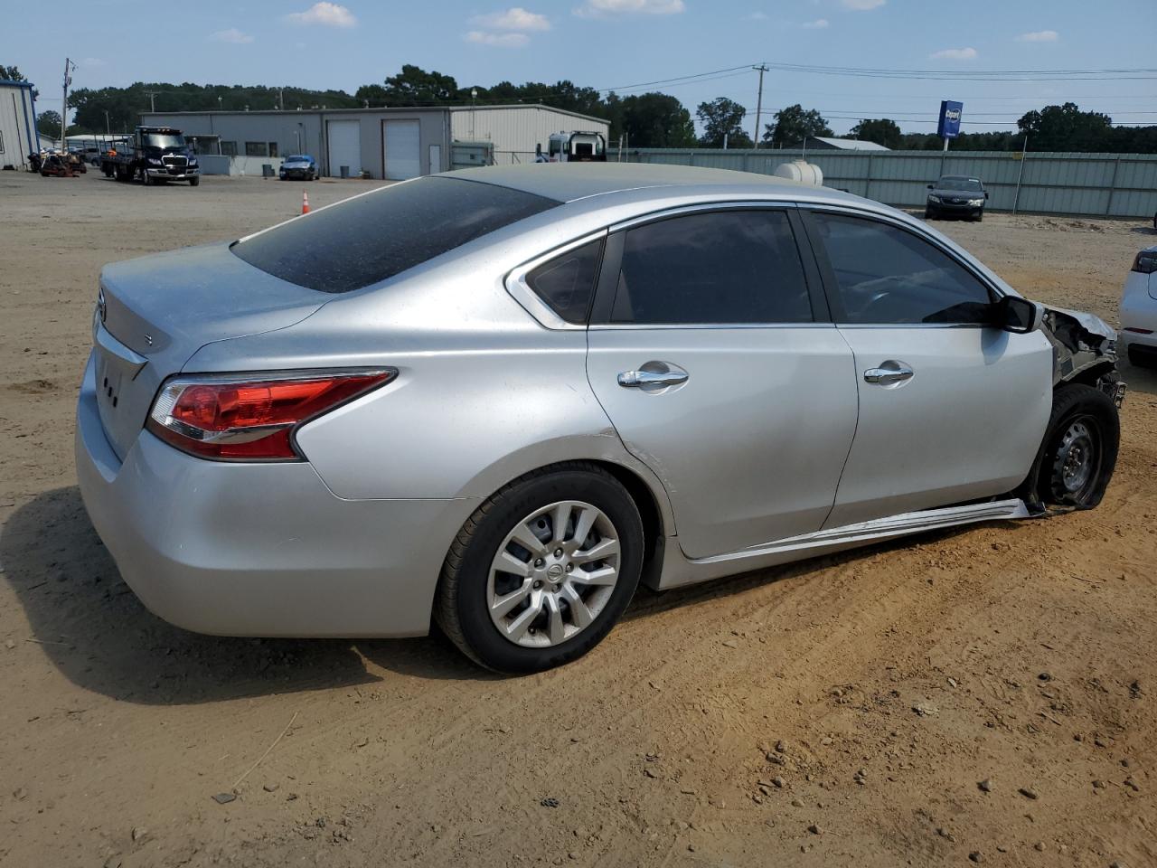 2015 Nissan Altima - Image 3