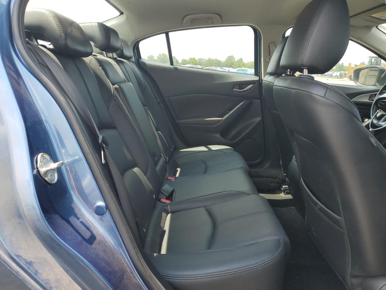 2018 Mazda 3 Touring VIN: 3MZBN1V30JM174553 Lot: 66215904