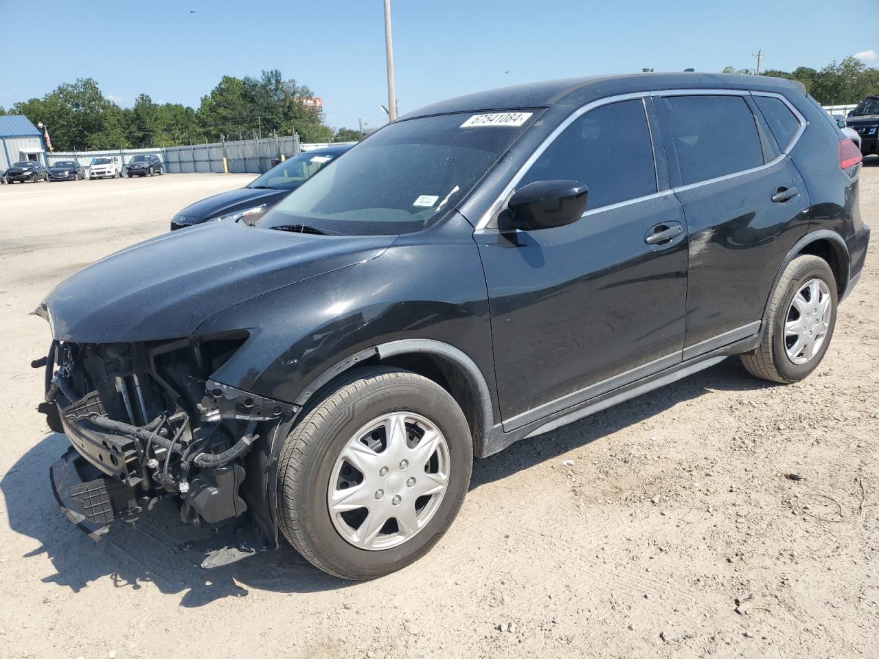 KNMAT2MTXHP611555 2017 NISSAN ROGUE - Image 1