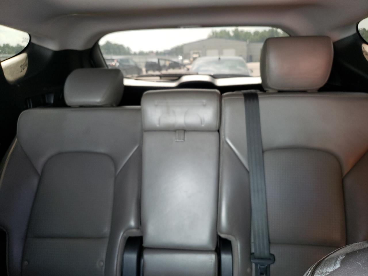 2013 Hyundai Santa Fe - Image 10