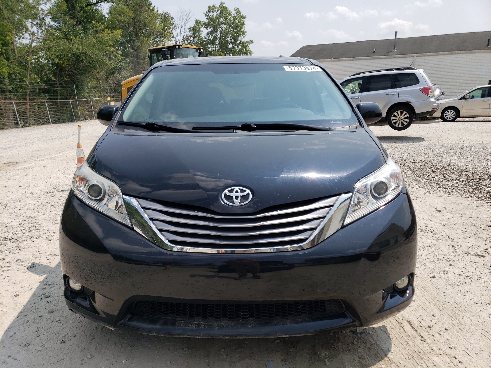 5TDYZ3DC8HS900684 2017 Toyota Sienna Xle