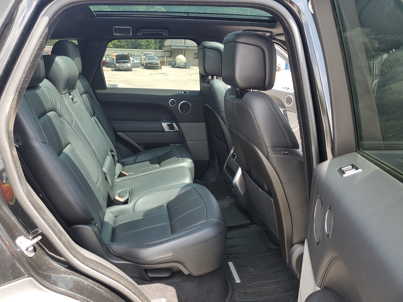 SALWG2RV6JA699512 2018 Land Rover Range Rover Sport Se