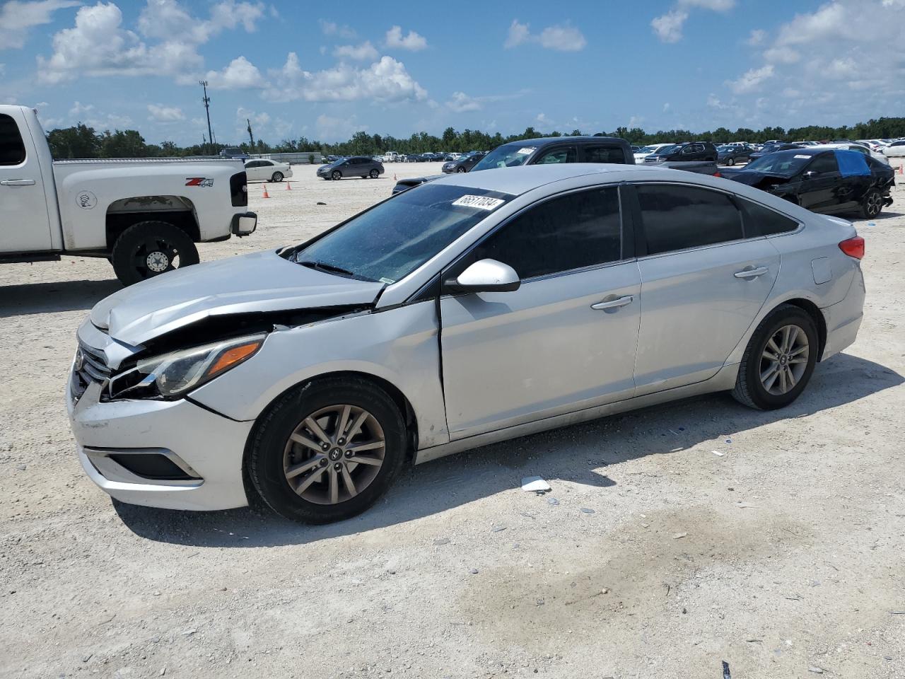 5NPE24AF8HH530418 2017 HYUNDAI SONATA - Image 1