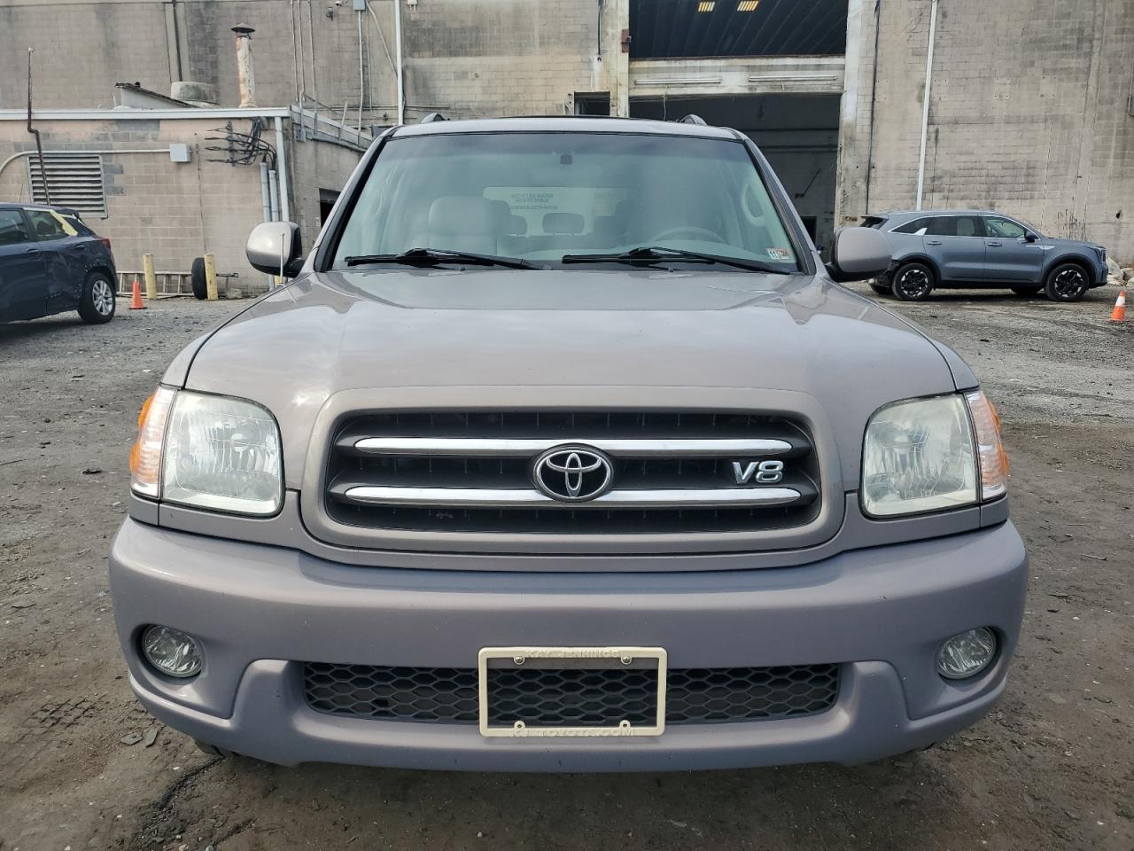 2002 Toyota Sequoia Limited VIN: 5TDBT48A22S121181 Lot: 68103054
