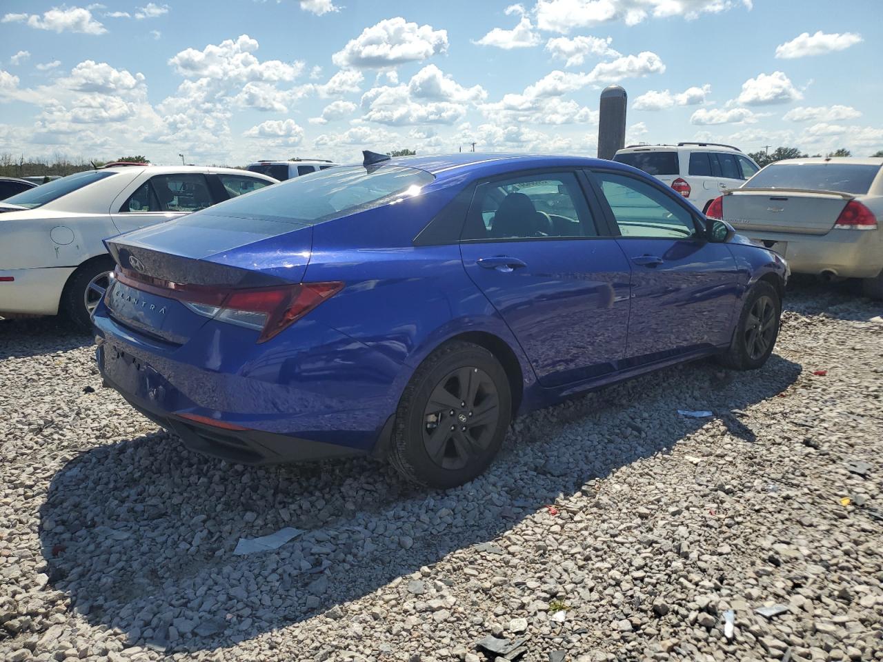 2023 Hyundai Elantra - Image 3