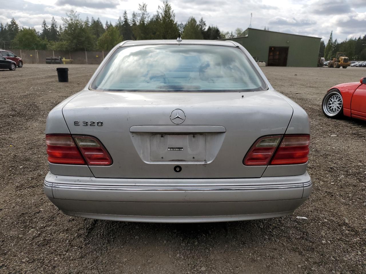 2001 Mercedes-Benz E 320 VIN: WDBJF65J51B358450 Lot: 67610924