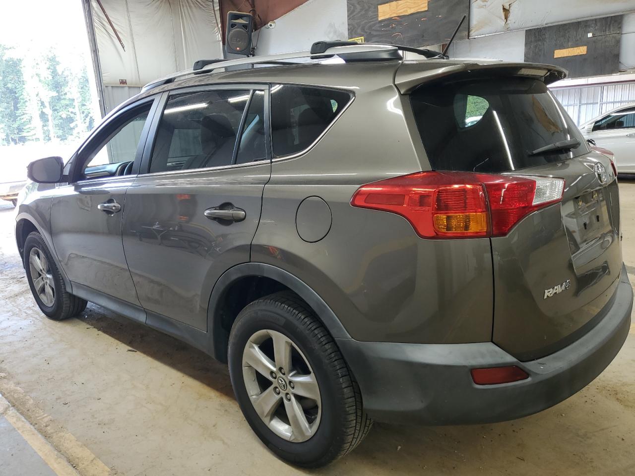 2T3WFREV0FW230000 2015 TOYOTA RAV 4 - Image 2