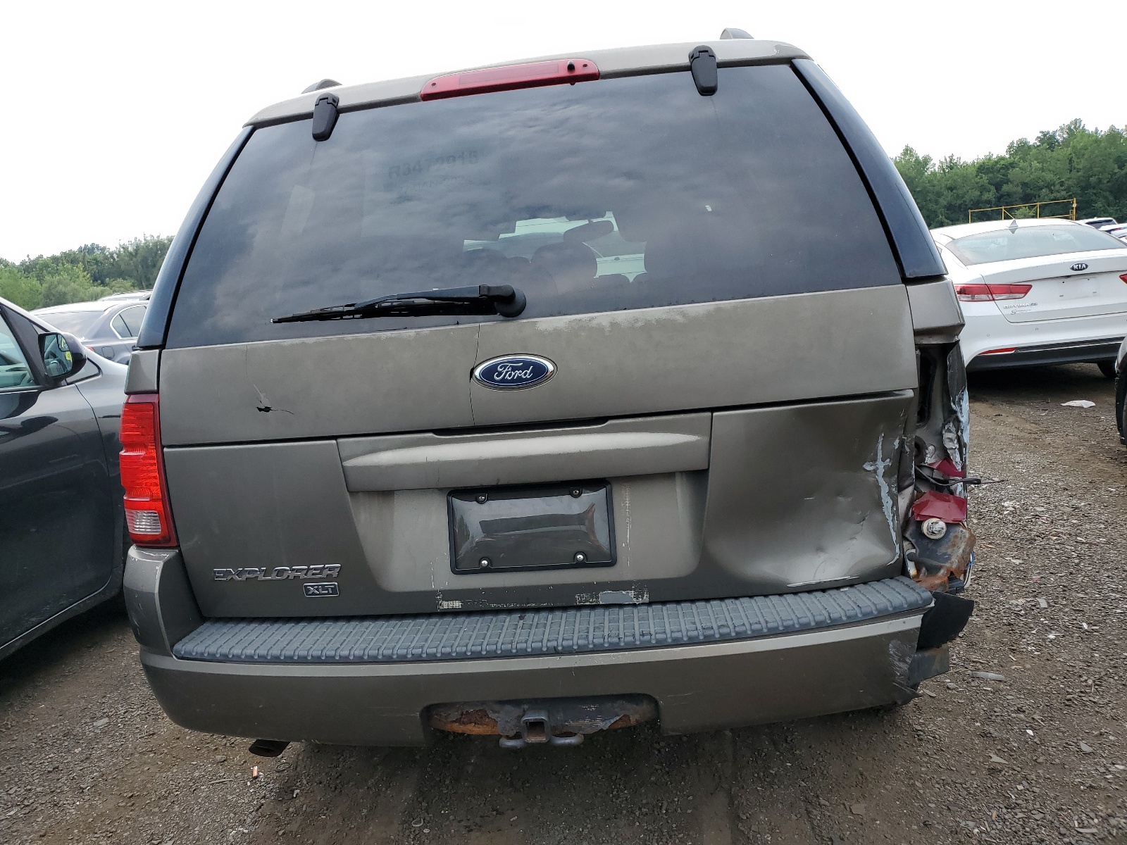 1FMZU73E44UC20795 2004 Ford Explorer Xlt