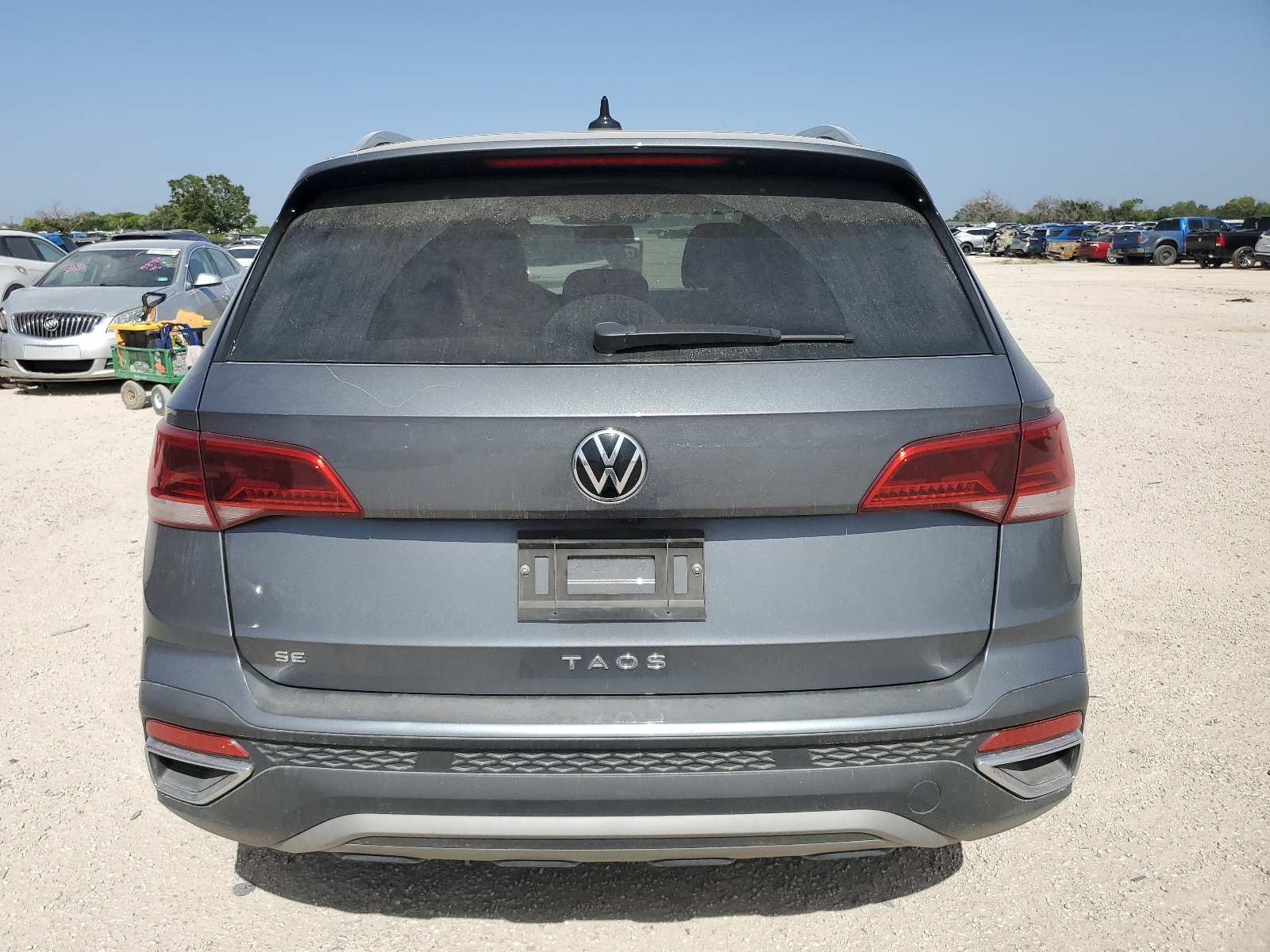 3VVTX7B2XNM001663 2022 Volkswagen Taos Se