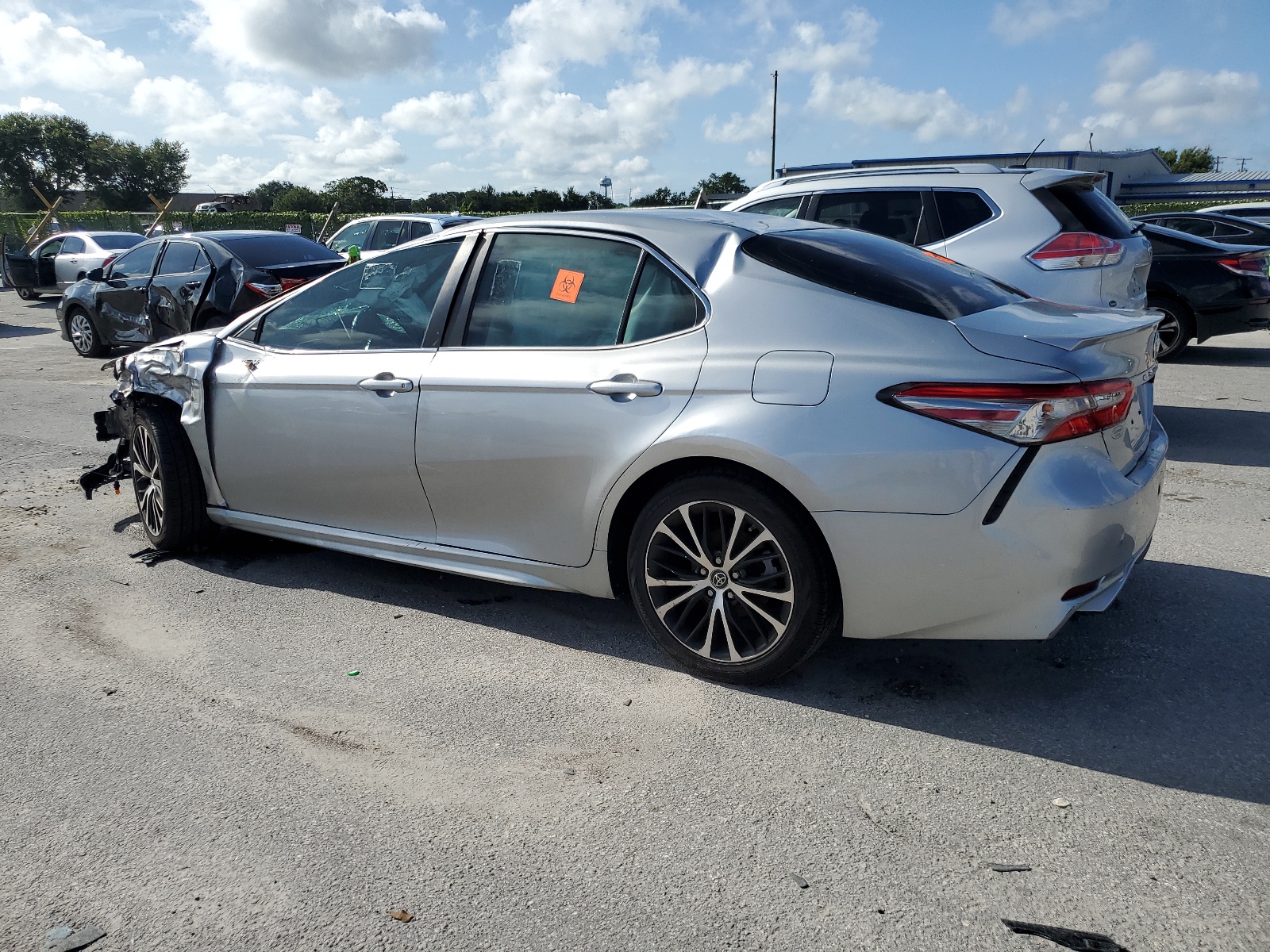 2018 Toyota Camry L vin: 4T1B11HK5JU026116