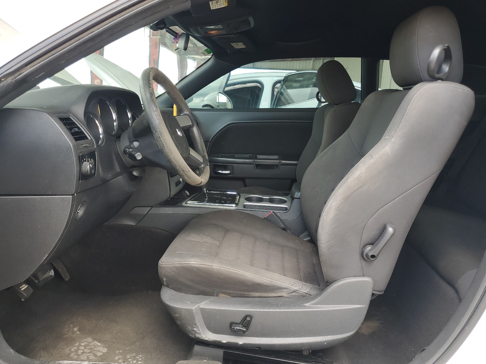 2B3CJ4DV0AH157713 2010 Dodge Challenger Se