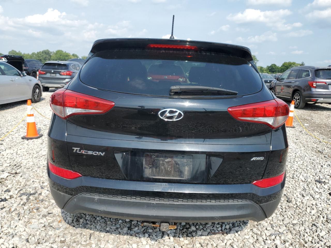 KM8J2CA43JU745977 2018 Hyundai Tucson Se