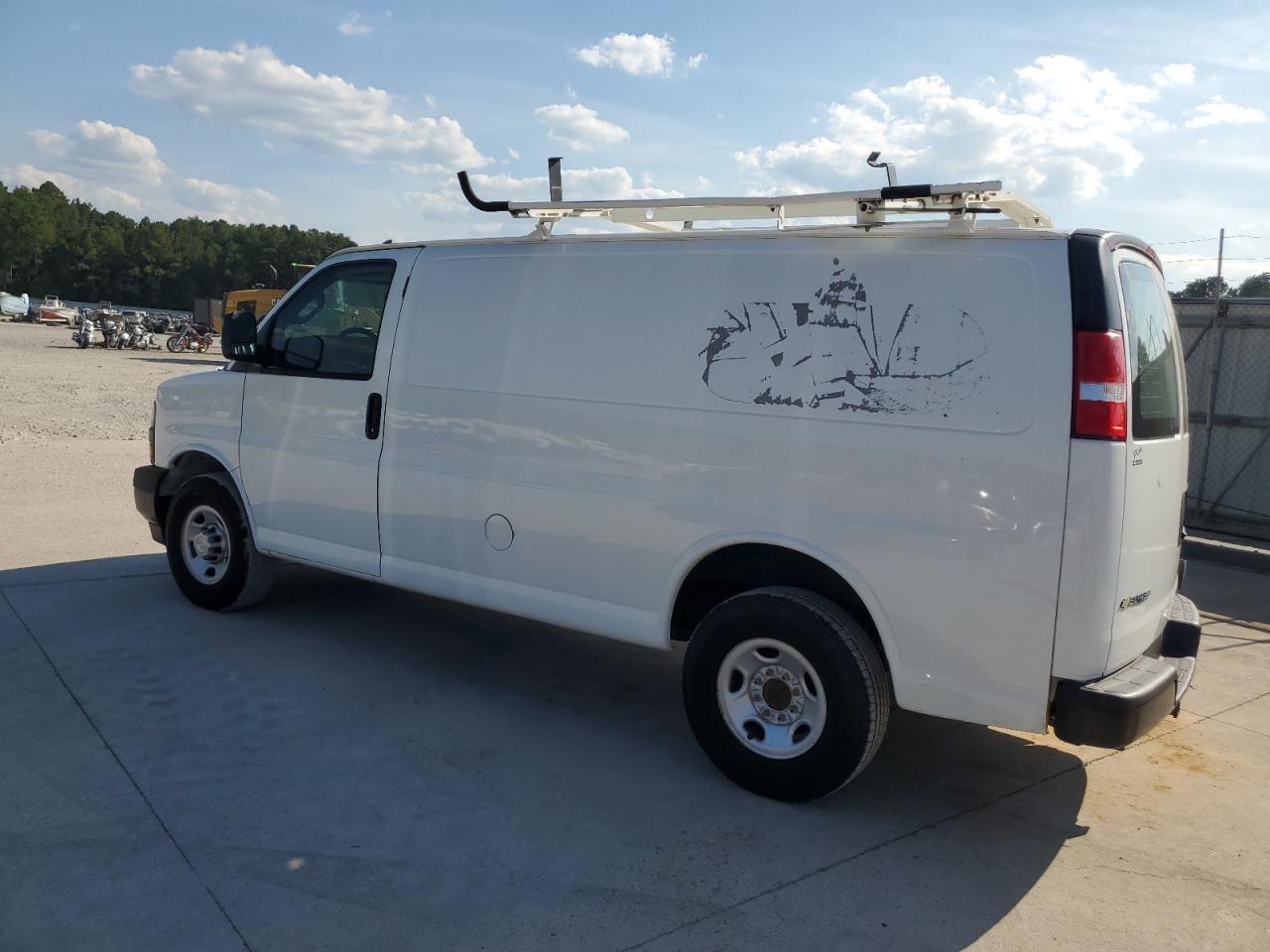 2018 Chevrolet Express - Image 2