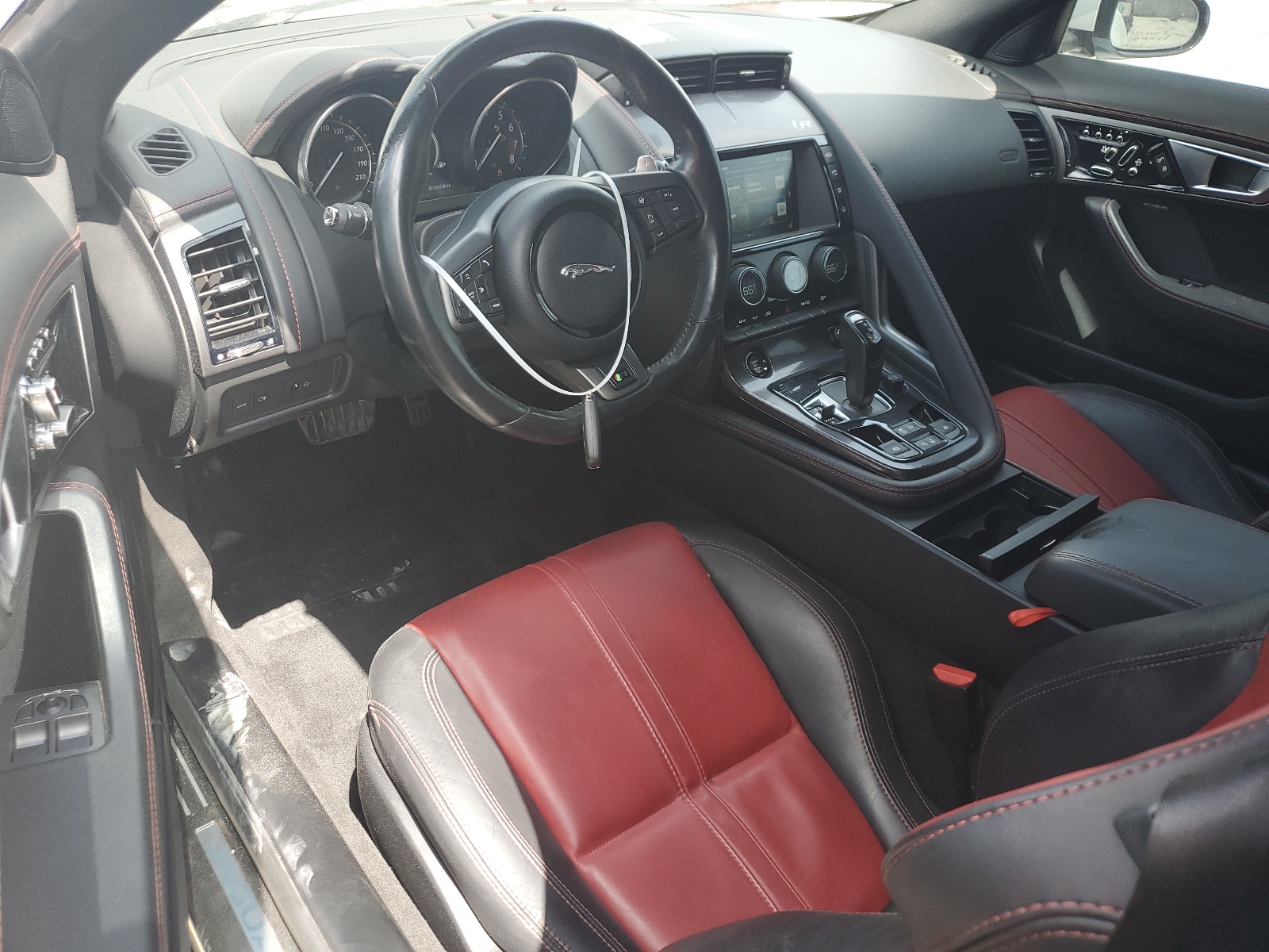 SAJWJ6HL7GMK31846 2016 Jaguar F-Type R