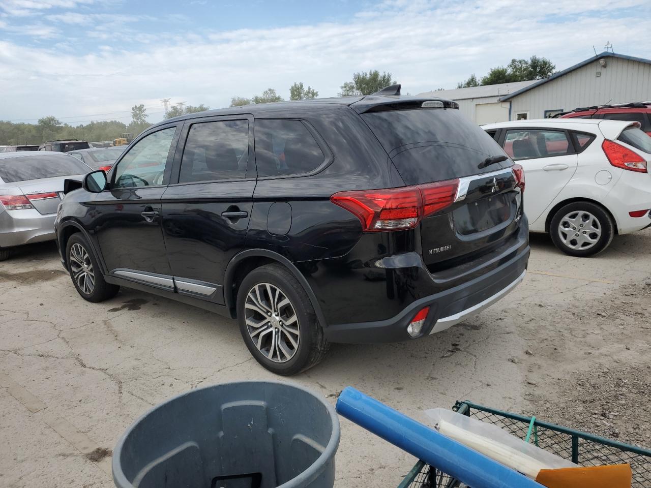 JA4AD2A34JZ067561 2018 MITSUBISHI OUTLANDER - Image 2