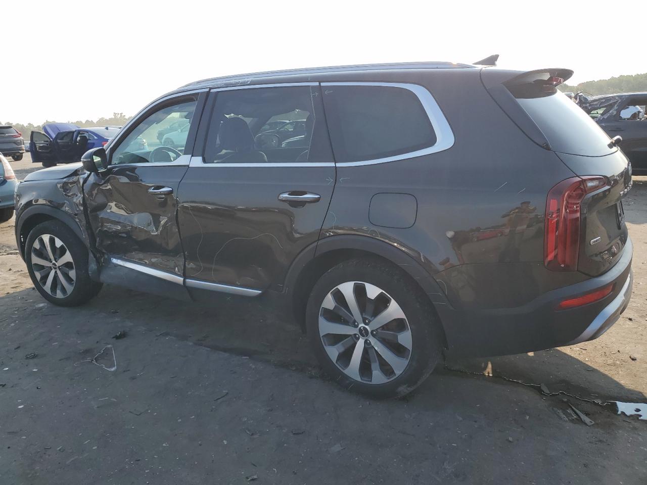 5XYP6DHC7NG240165 2022 KIA TELLURIDE - Image 2