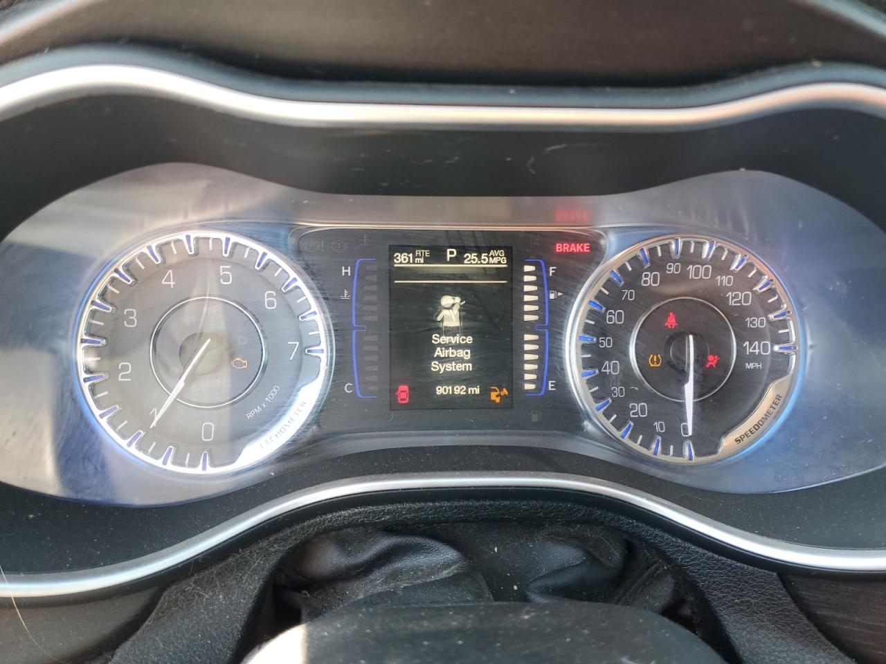 2015 Chrysler 200 Limited VIN: 1C3CCCAB8FN667453 Lot: 68756724