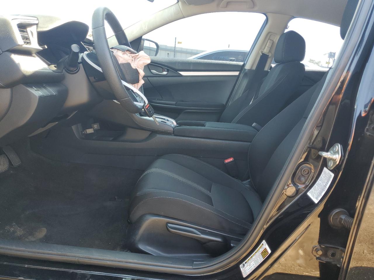 19XFC2F5XHE041822 2017 Honda Civic Lx