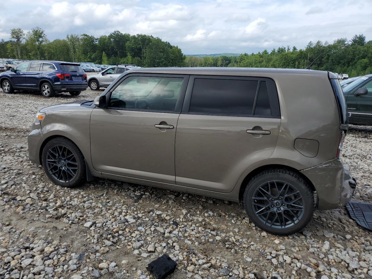 2012 Scion xB - Image 2
