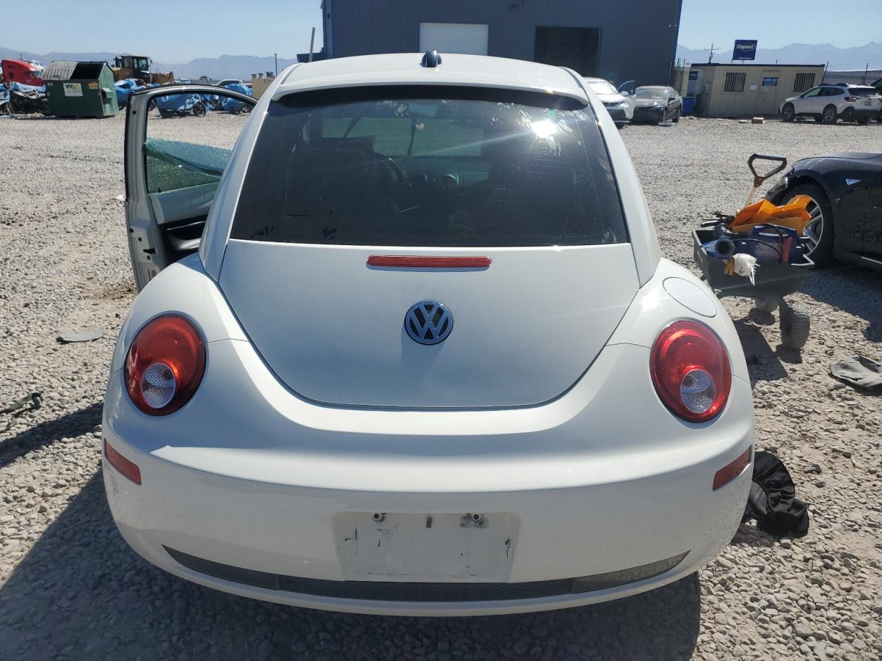 2008 Volkswagen New Beetle Triple White VIN: 3VWFG31C58M523259 Lot: 69516424