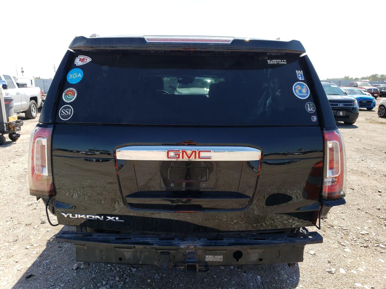 1GKS2HKJ8JR358438 2018 GMC Yukon Xl Denali