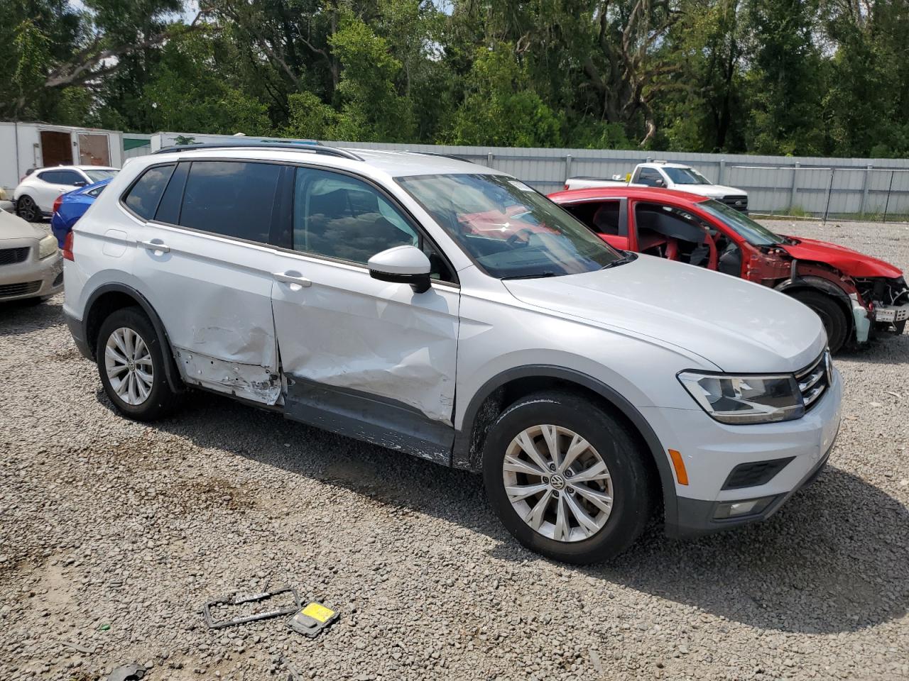 3VV1B7AX2JM033990 2018 Volkswagen Tiguan S