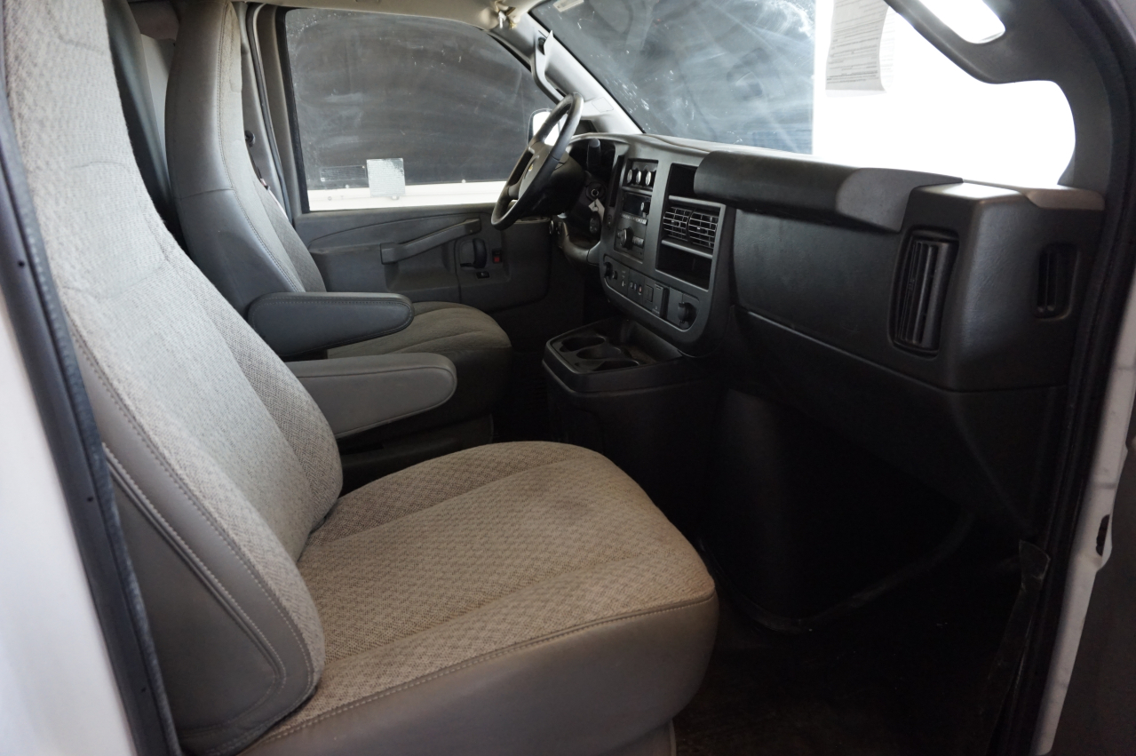 2020 Chevrolet Express G2500 vin: 1GCWGAFG5L1252745