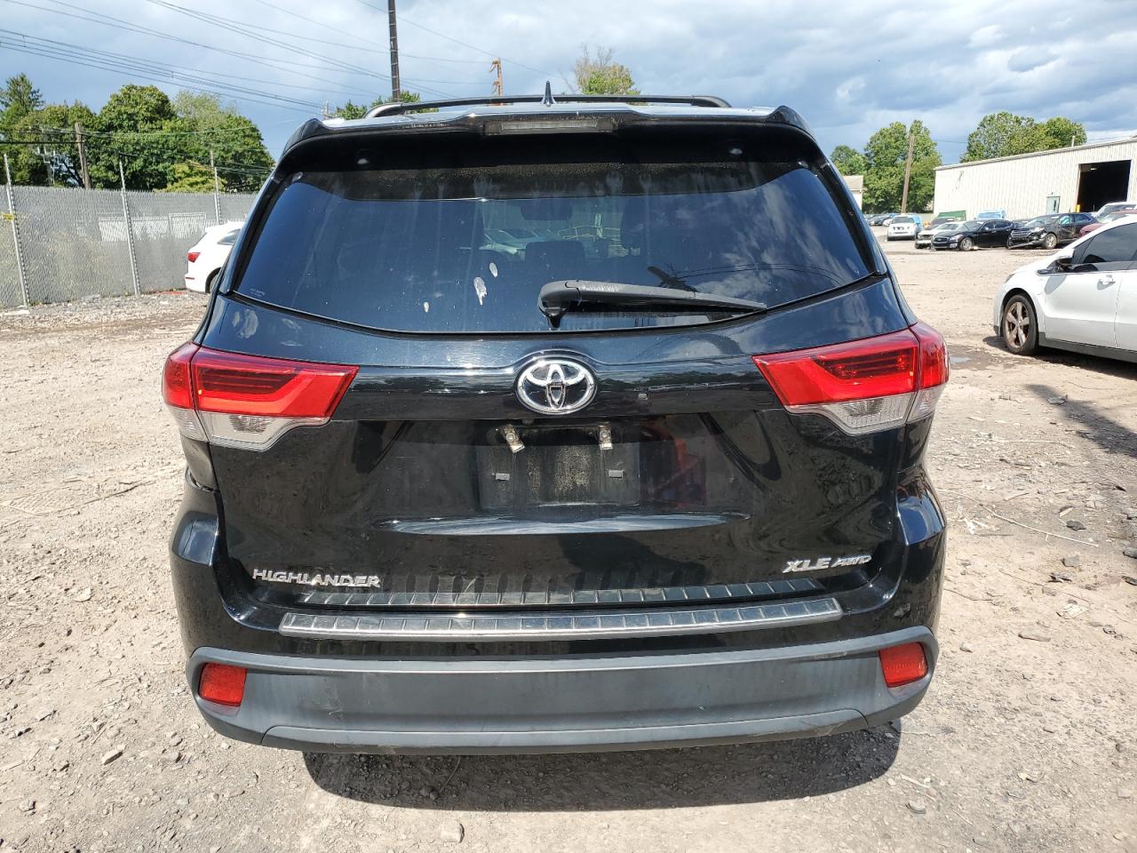 2019 Toyota Highlander Se VIN: 5TDJZRFHXKS928006 Lot: 68410344