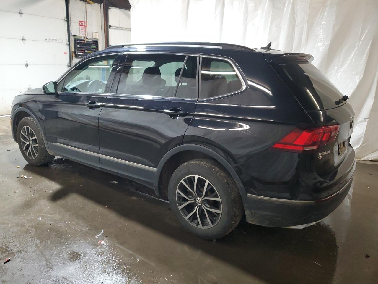 3VV2B7AX1JM211702 2018 VOLKSWAGEN TIGUAN - Image 2