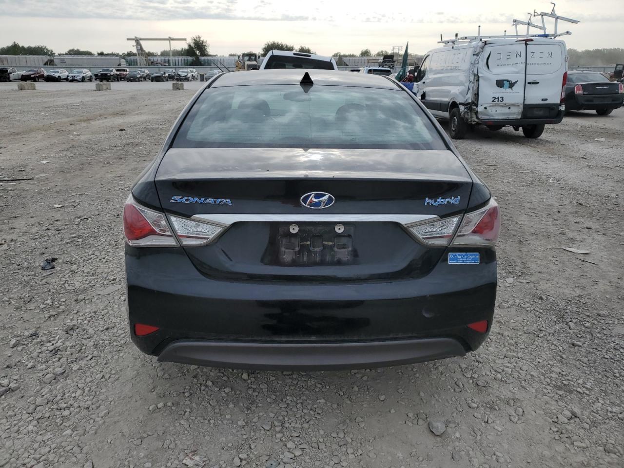 2015 Hyundai Sonata Hybrid VIN: KMHEC4A44FA137575 Lot: 68550874