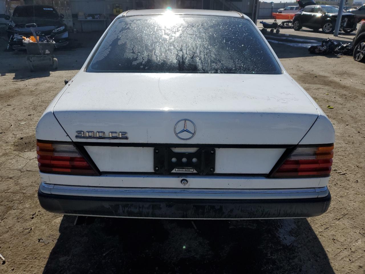 WDBEA51D0LB167029 1990 Mercedes-Benz 300 Ce