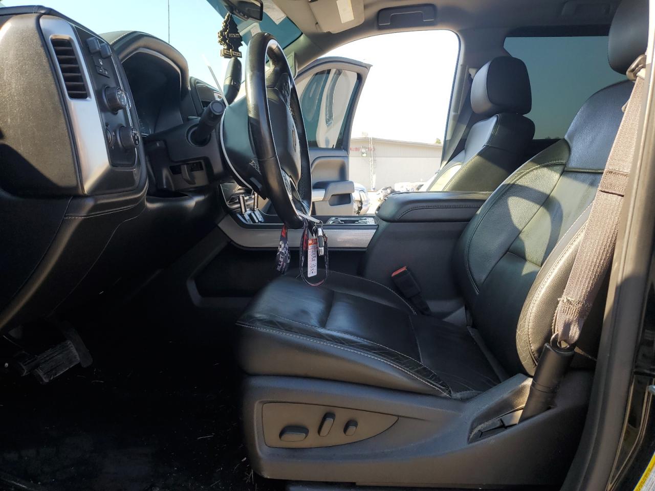 2015 Chevrolet Silverado - Image 7