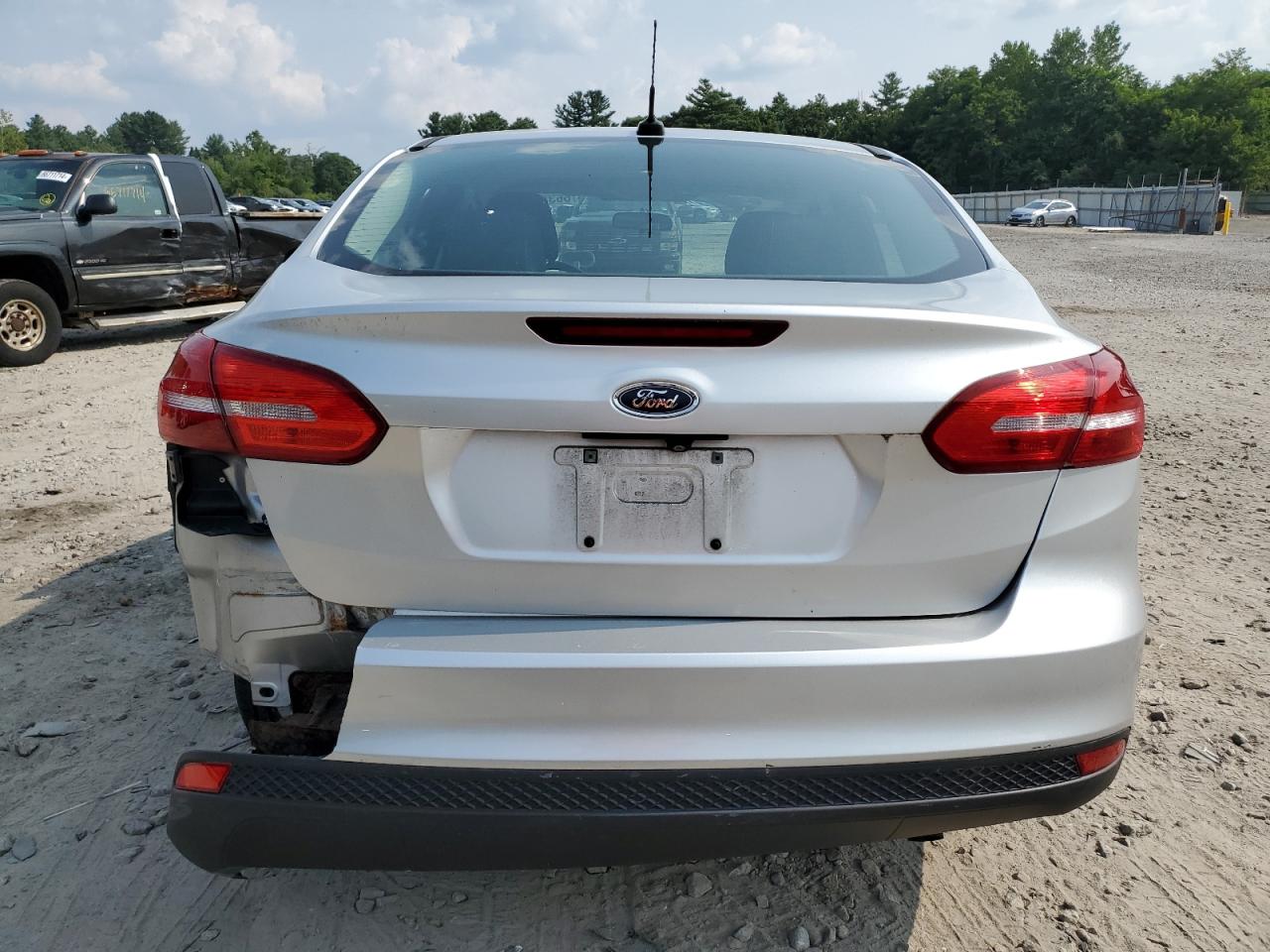 1FADP3F23FL243998 2015 Ford Focus Se