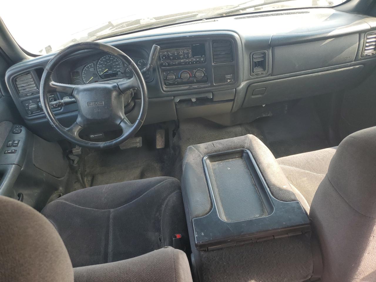 2001 GMC New Sierra C1500 VIN: 2GTEC19V811118224 Lot: 65826314