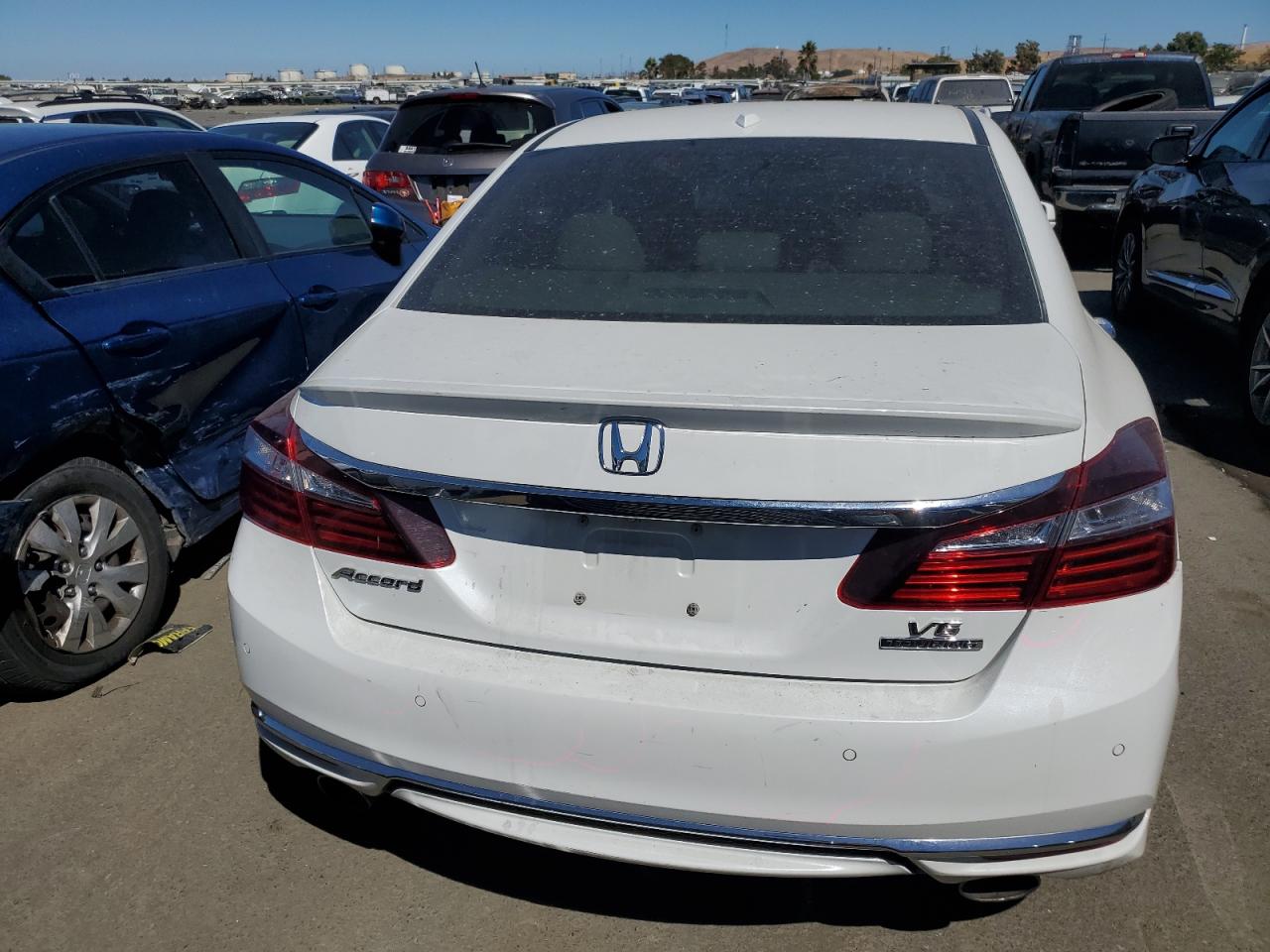 2017 Honda Accord Touring VIN: 1HGCR3F92HA003404 Lot: 67418484