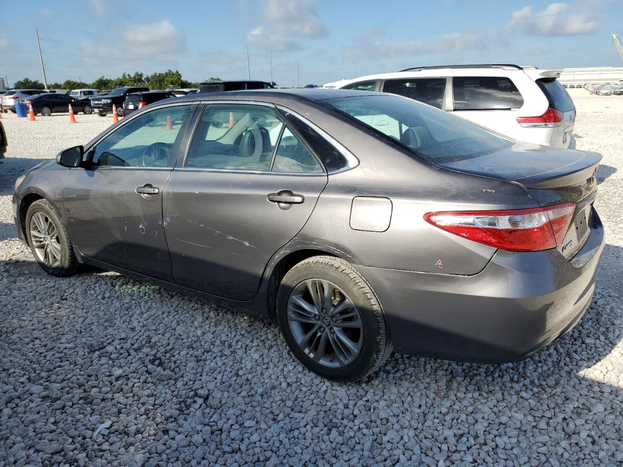 4T1BF1FK6GU166253 2016 TOYOTA CAMRY - Image 2