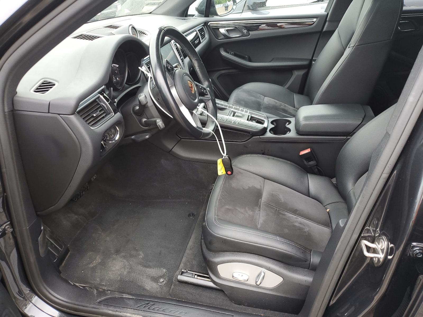 WP1AA2A52JLB06035 2018 Porsche Macan