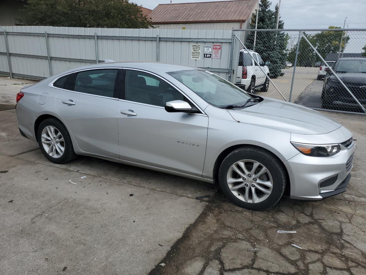 2016 Chevrolet Malibu - Image 4