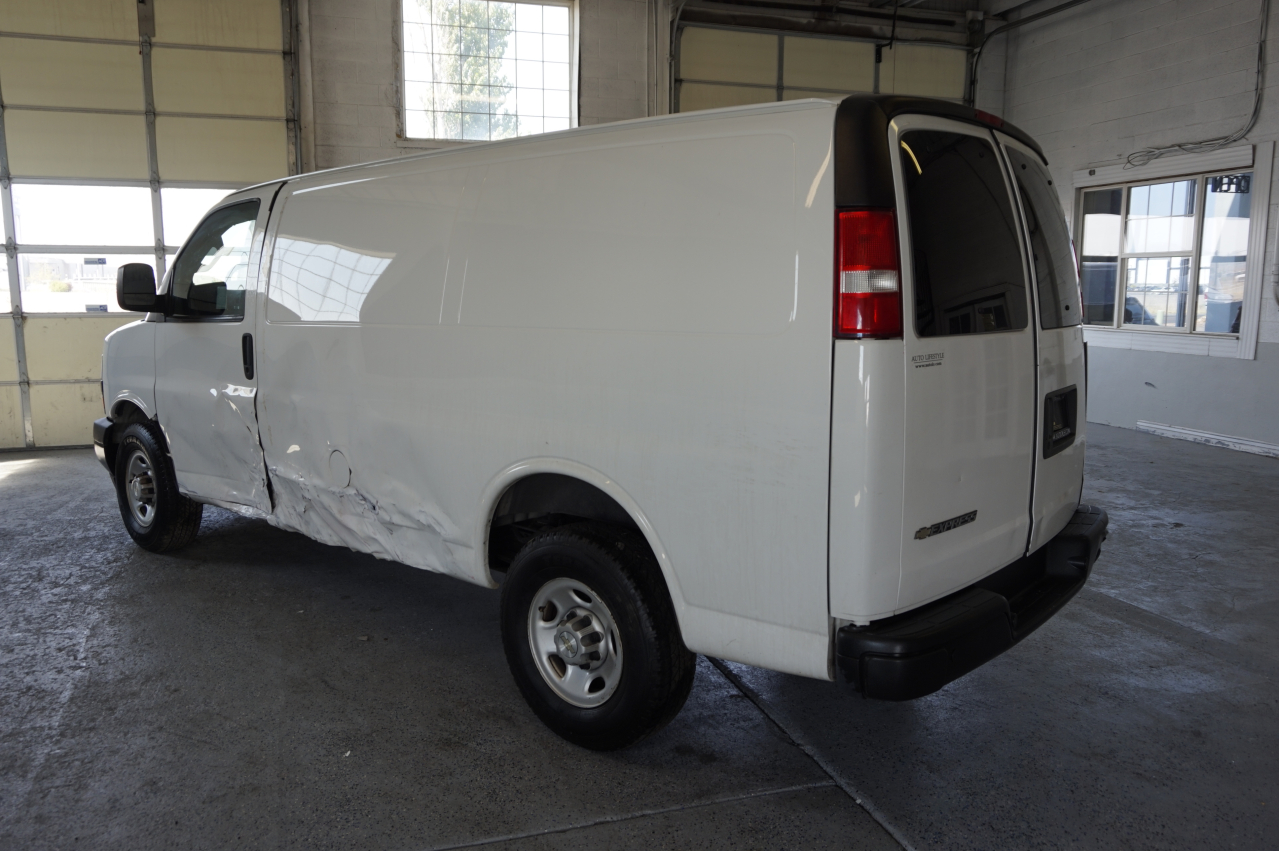 2020 Chevrolet Express G2500 vin: 1GCWGAFG5L1252745