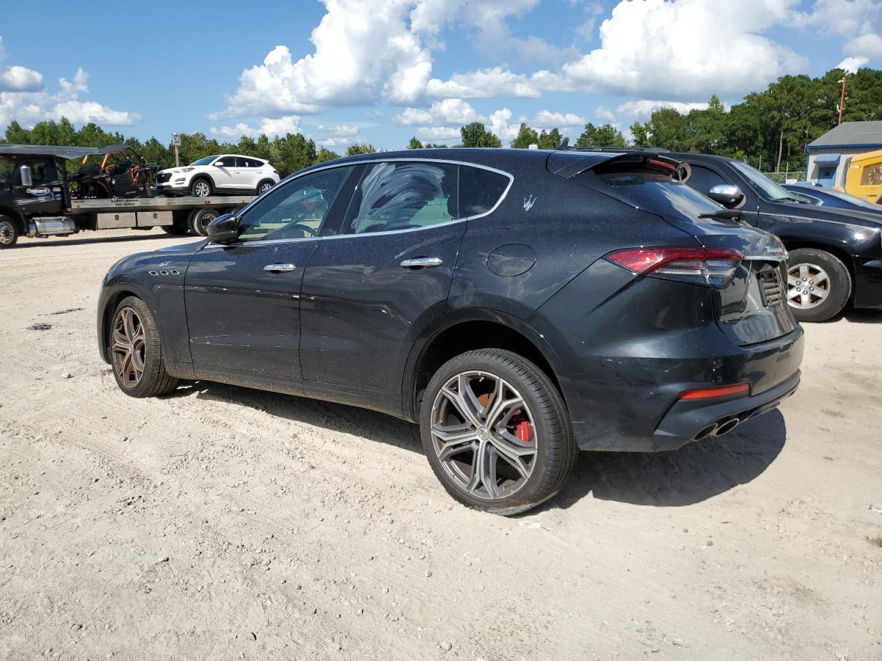 ZN661XUA9NX384716 2022 Maserati Levante Base