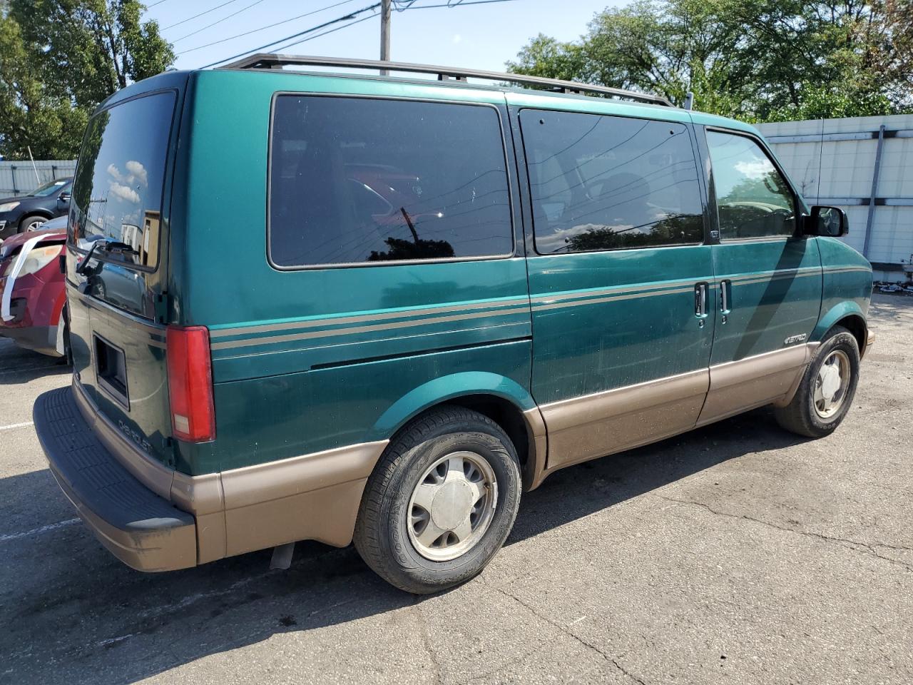 1998 Chevrolet Astro - Image 3
